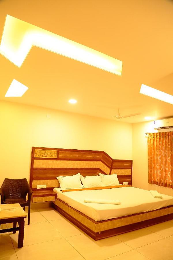 Annai In Saravana Bhavan Fine Stay And Restaurant Velankanni Dış mekan fotoğraf